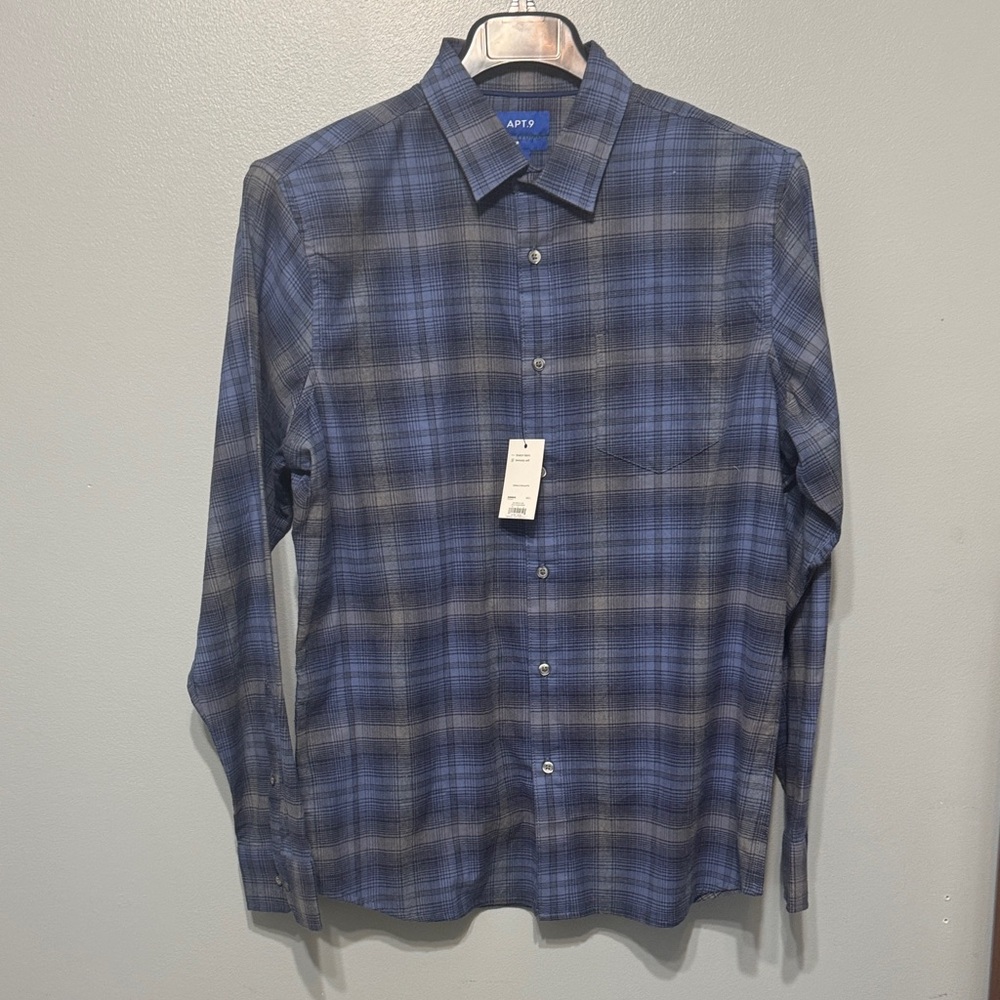 Apt. 9 Men's Casual Button-Down Shirt in Blue and Black